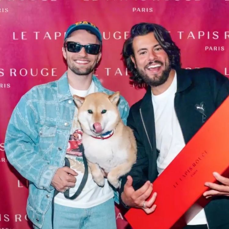 Le Tapis Rouge Paris - Photo du lancement de la marque Le Tapis Rouge avec Squeezie - Produits haut de gamme pour Chien et chat en fourrure synthétique