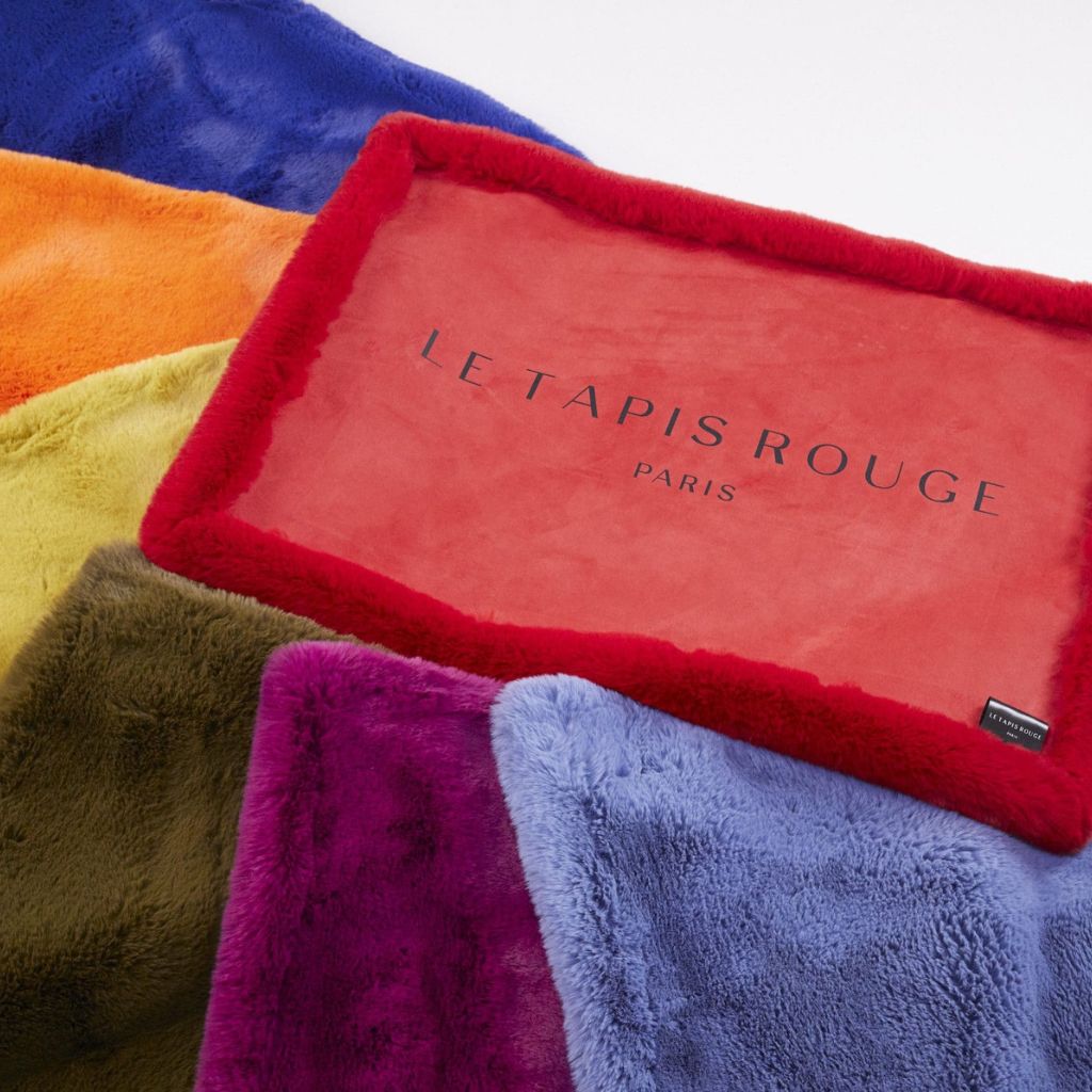 Le Tapis Rouge Paris | Tapis de luxe en fourrure synthétique pour chien et chat | Collection Intemporels